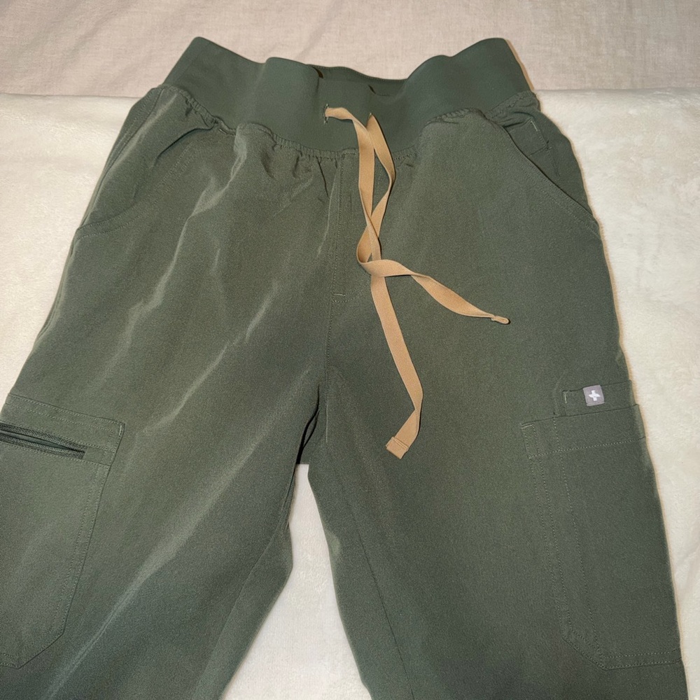 Figs Yola Skinny Scrub Pants